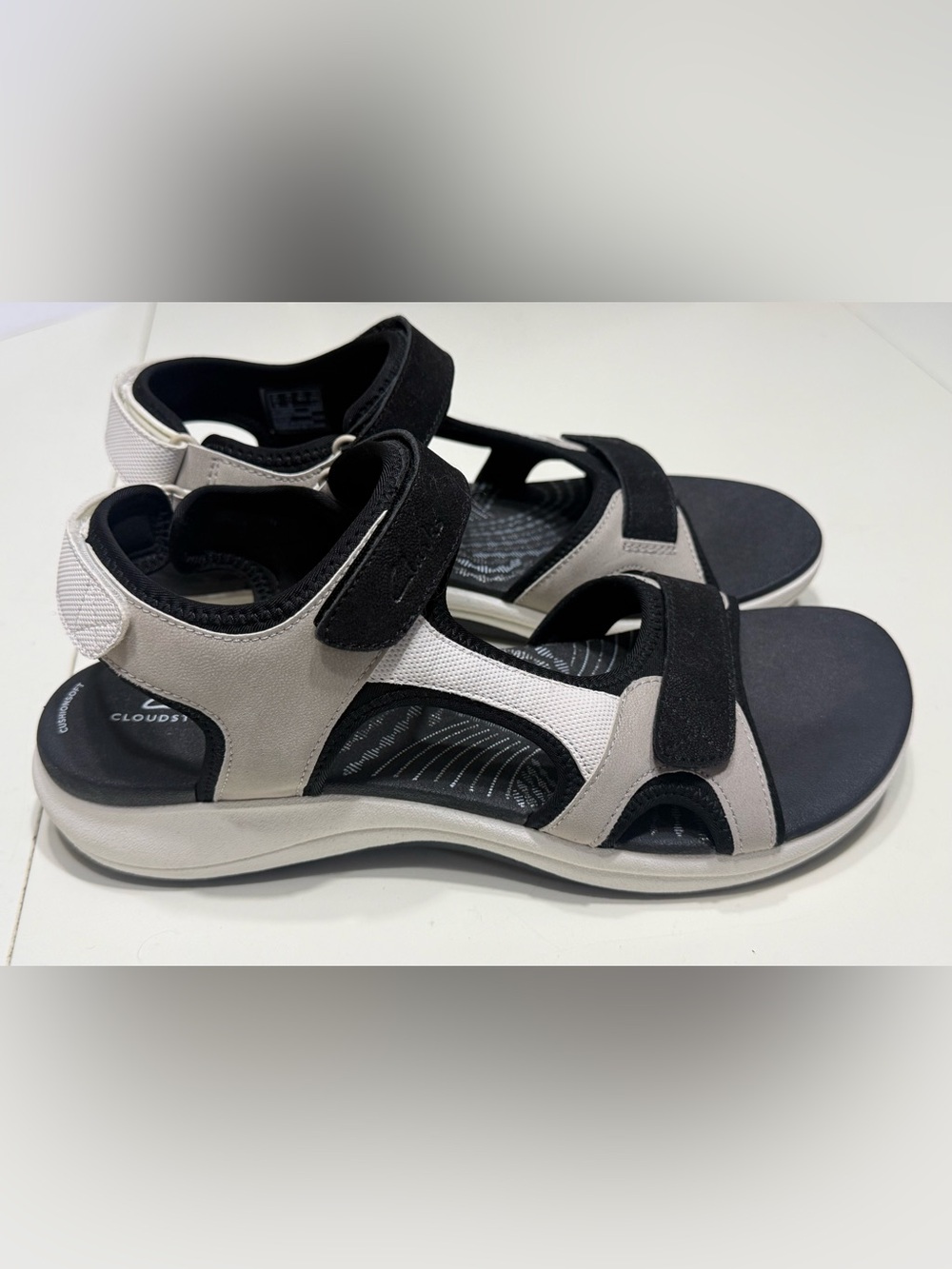 New Clarks Cloudsteppers Sandals Size 11